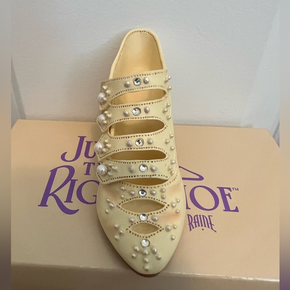 Just the Right shoe. Edwardian Grace - Picture 4 of 7